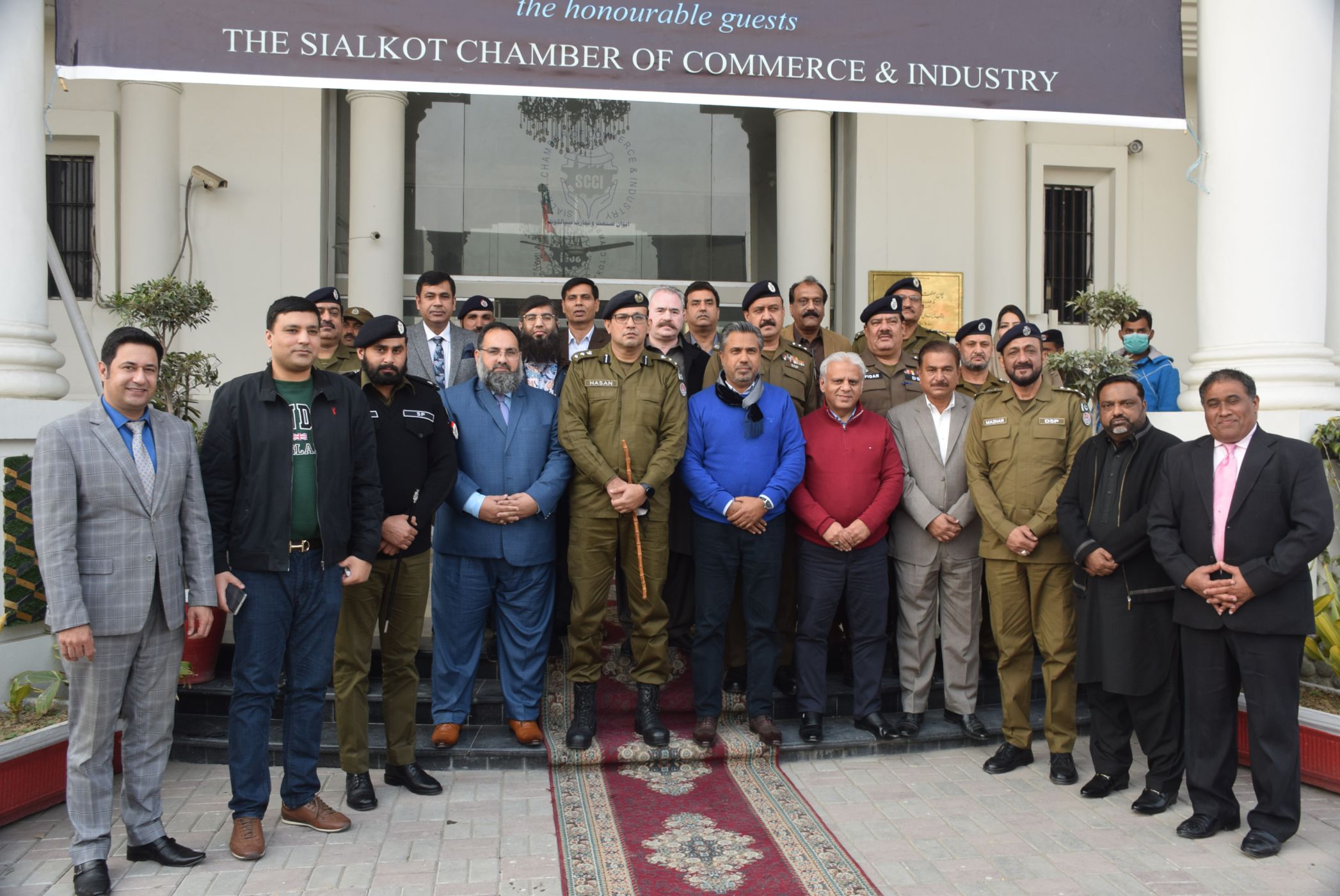 Mr. Asad Hassan Alvi, DPO Sialkot visited SCCI on January 25, 2021 for a meeting with Office Bearers and the Departmental Committee on Crime Watch. It was resolved that SCCI and District Police Sialkot would jointly work for maintaining law and order in the district.