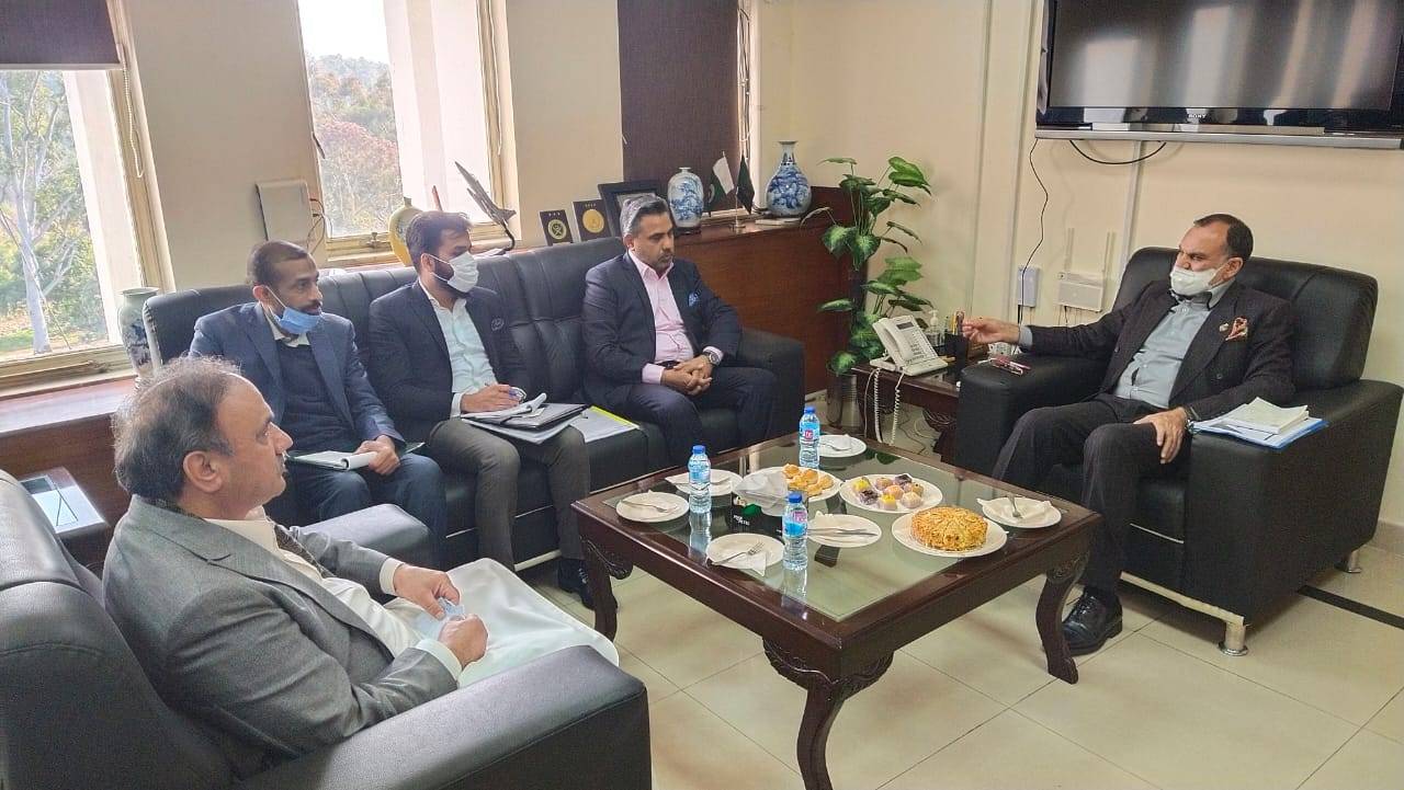 Mr. Qaiser Iqbal Baryar, President SCCI, met Mr. Muhammad Azam Khan Swati, Federal Minister for Railways to discuss possibilities of the project of initiating the Cargo Train from Sialkot and other issues of the Industry on 18th Jan 2021. It was resolved that a terminal for loading and unloading of containers would be established in collaboration with SCCI and Ministry of Railways.