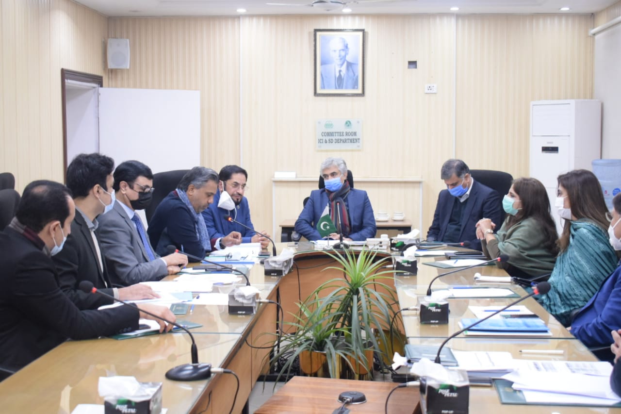 Mr. Qaiser Iqbal Baryar, President SCCI, met Mian Aslam Iqbal, Provincial Minister for Industries, Commerce and Investment, Punjab on 21st January, 2021. Discussion revolved around improvements in Export Processing Zone, Sialkot and prospective establishment of the Sialkot Industrial Zone. It was further resolved that a Committee would be formed to deliberate upon the proposals of SCCI for improvement in EPZ. Provincial Minister assured his all-out support in line with the agenda of industrial growth and exports promotion.