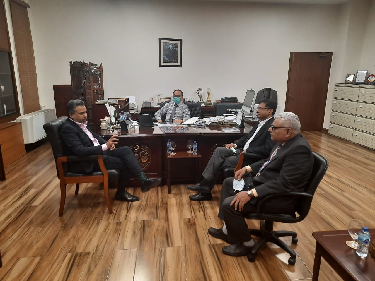 Mr Qaisar Iqbal Baryar, called on Mr. Muhammad Ashraf Khan, MD Banking Services Corporation, State Bank of Pakistan and his team for discussion on issue of mutual interest.