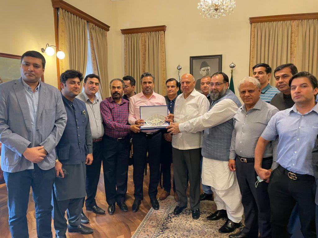 On June 08, 2021, A delegation of the Office Bearers and the Members of Executive Committee of Sialkot Chamber of Commerce and Industry had a meeting with Honorable Governor Punjab Ch. Muhammad Sarwar.  The Delegation was led by Mr. Qaisar Iqbal Baryar, President Sialkot Chamber.