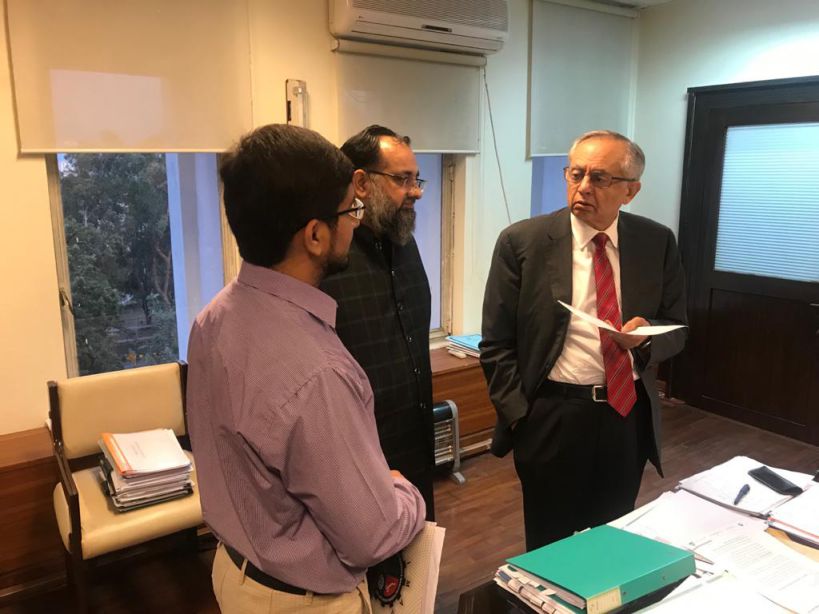 On June 16, 2021, Mr. Khuram Aslam, Senior Vice President, SCCI had one to one meeting with Mr. Abdul Razzak Dawood, Advisor to Prime Minister on Commerce & Investment in his office at Ministry of Commerce, Islamabad to discuss issues related to industry of Sialkot.