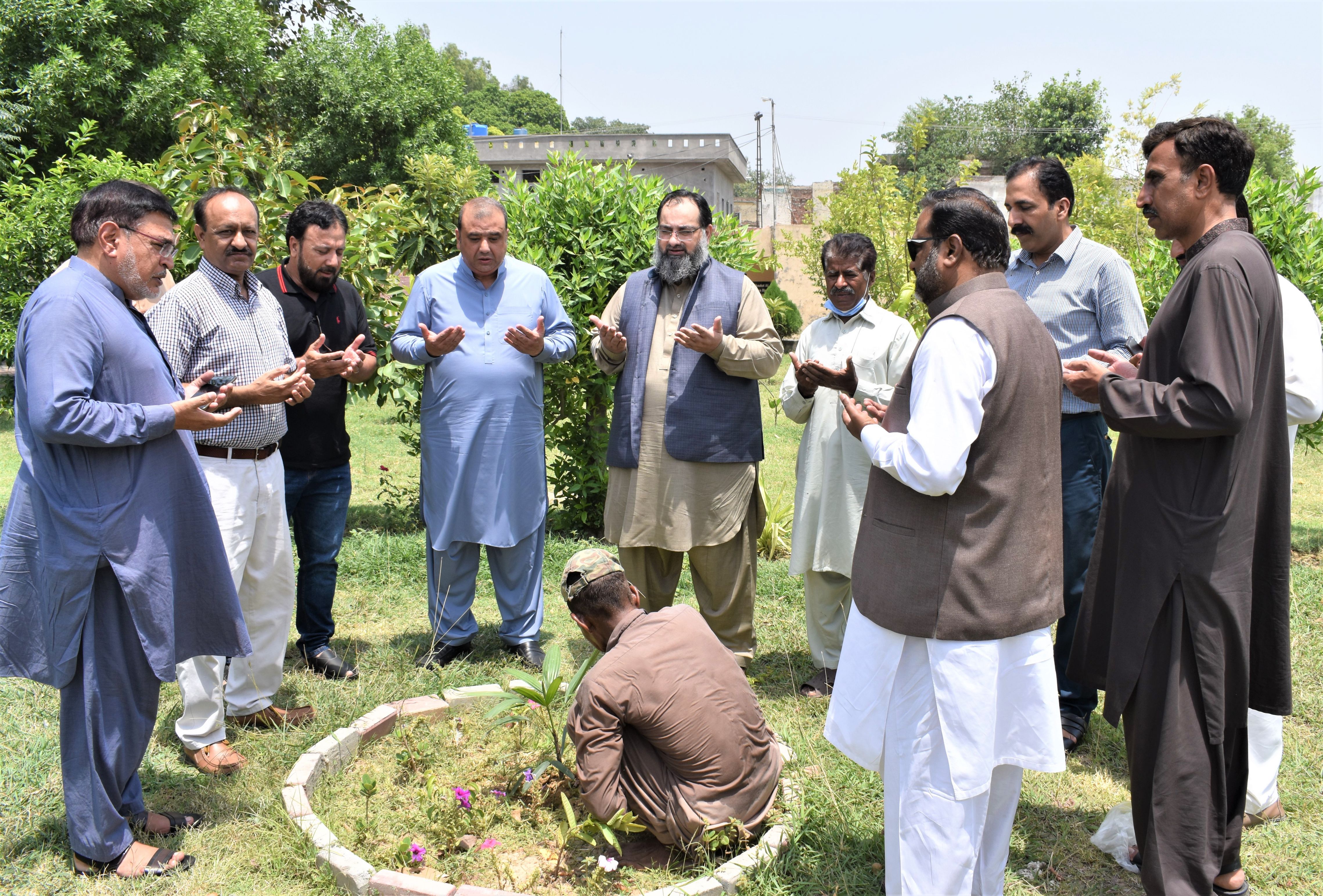 On July 06, 2021, Mr. Khuram Aslam, Senior Vice President, Sialkot Chamber of Commerce and Industry planted a tree sapling at the Government Graduate College Sialkot (Qila) under Plantation drive (Clean Green Pakistan) showing his commitment to a green future and doing a part in reversing climate change. Mr. Bilal Dar and Sheikh Zahid Hameed, Executive Committee Members SCCI and Mr. Ejaz Ghauree also planted a tree sapling.