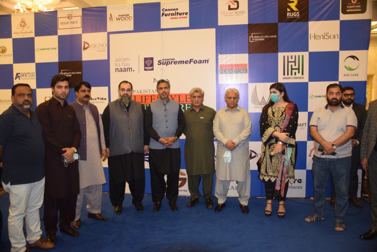 On August 29, 2021, Mr. Qaisar Iqbal Baryar, President, Sialkot Chamber of Commerce & Industry was warmly welcomed as Chief Guest in closing ceremony of Pakistan Lifestyle Furniture Expo 27-29 August 2021 at G2 Marquee, Sialkot. Mr. Khuram Aslam, Senior Vice President, Mr. Ansar Aziz Puri, Vice President, SCCI also graced the remarkable event as Guests of honor. Mr. Ejaz Ghauree, Chairman, SCCI Departmental Committee on TMA also participated in the ceremony.