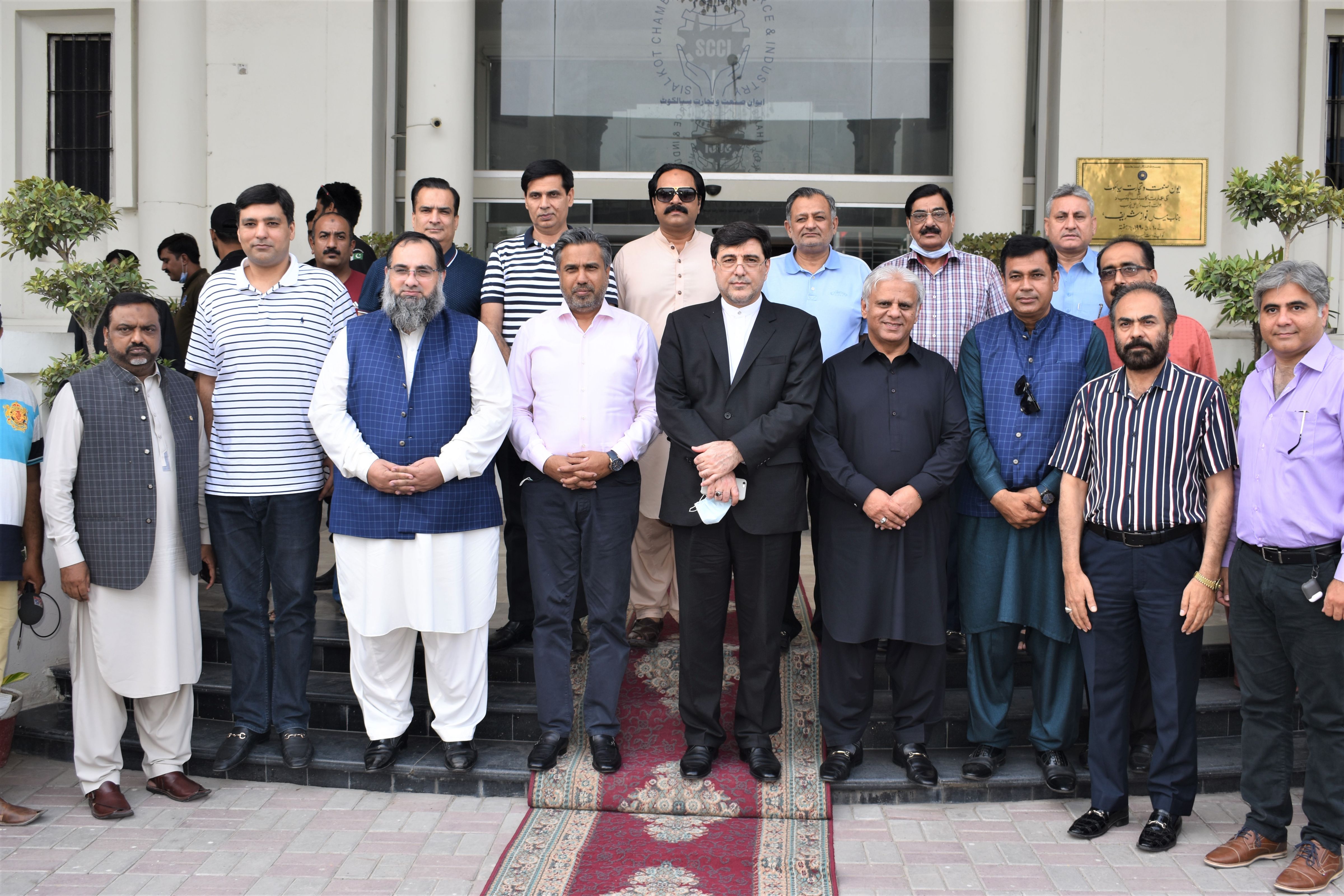 On September 02, 2021, H.E. Mohammad Reza Nezari, Consulate General of Iran in Lahore, Pakistan honored a visit to Sialkot Chamber of Commerce & Industry.    Mr. Khuram Aslam, Senior Vice President, Mr. Ansar Aziz Puri, Vice President and Executive Committee Members of SCCI warmly welcomed his excellency. During the session, various windows of opportunities were explored especially B2B Linkages between the two brotherly Islamic Countries sharing religious, cultural, and socio-political heritage.  Mr. Qaisar Iqbal Baryar, President, Sialkot Chamber of Commerce highlighted the necessary yet practical measures to effectively promote bilateral trade utilizing various functional channels between the two countries for mutually beneficial long-term business relations.