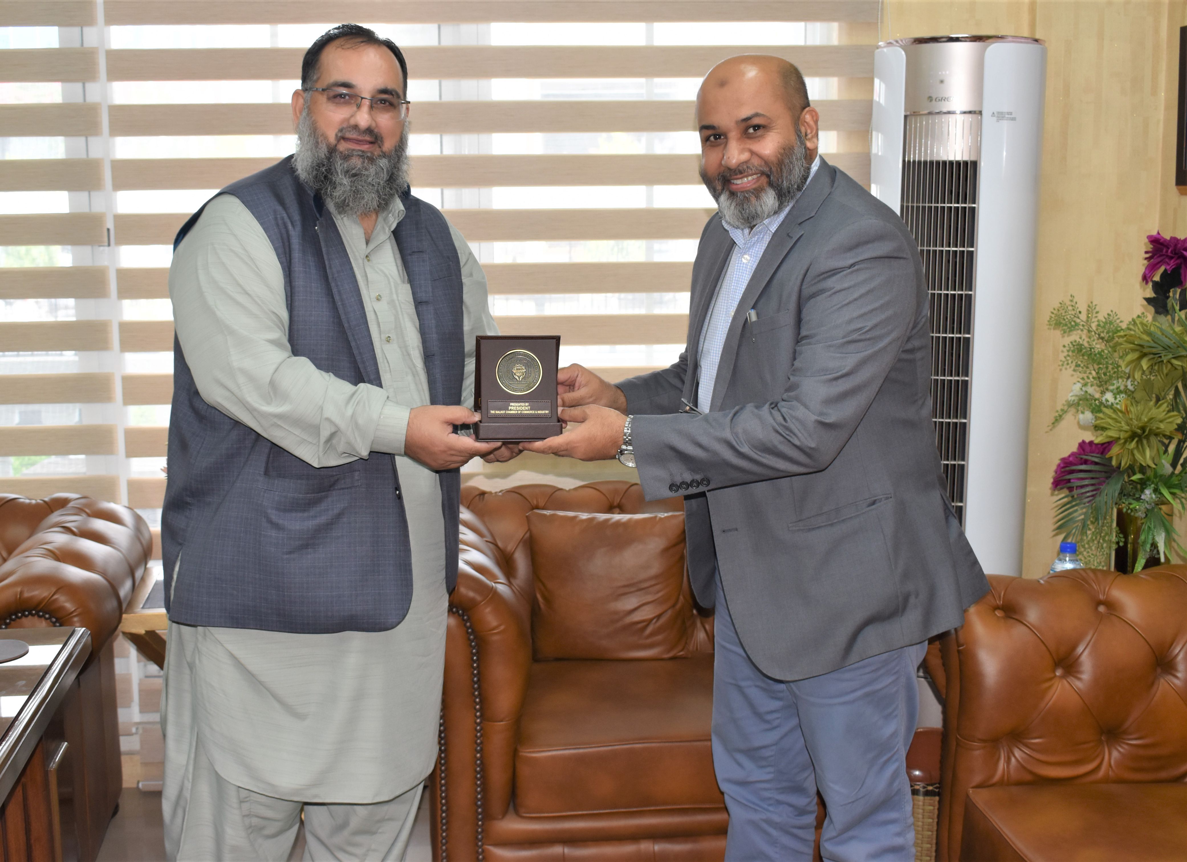 On September 23, 2021, A Delegation of Export Development Fund visited The Sialkot Chamber of Commerce & Industry.     Mr. Faheem ul Haq, Director Finance & Ops and Ms. Gulrukh Afza, Director M&E, Export Development Fund had meeting with Mr. Khuram Aslam, Senior Vice President, SCCI to discuss matters related to Industry of Sialkot.