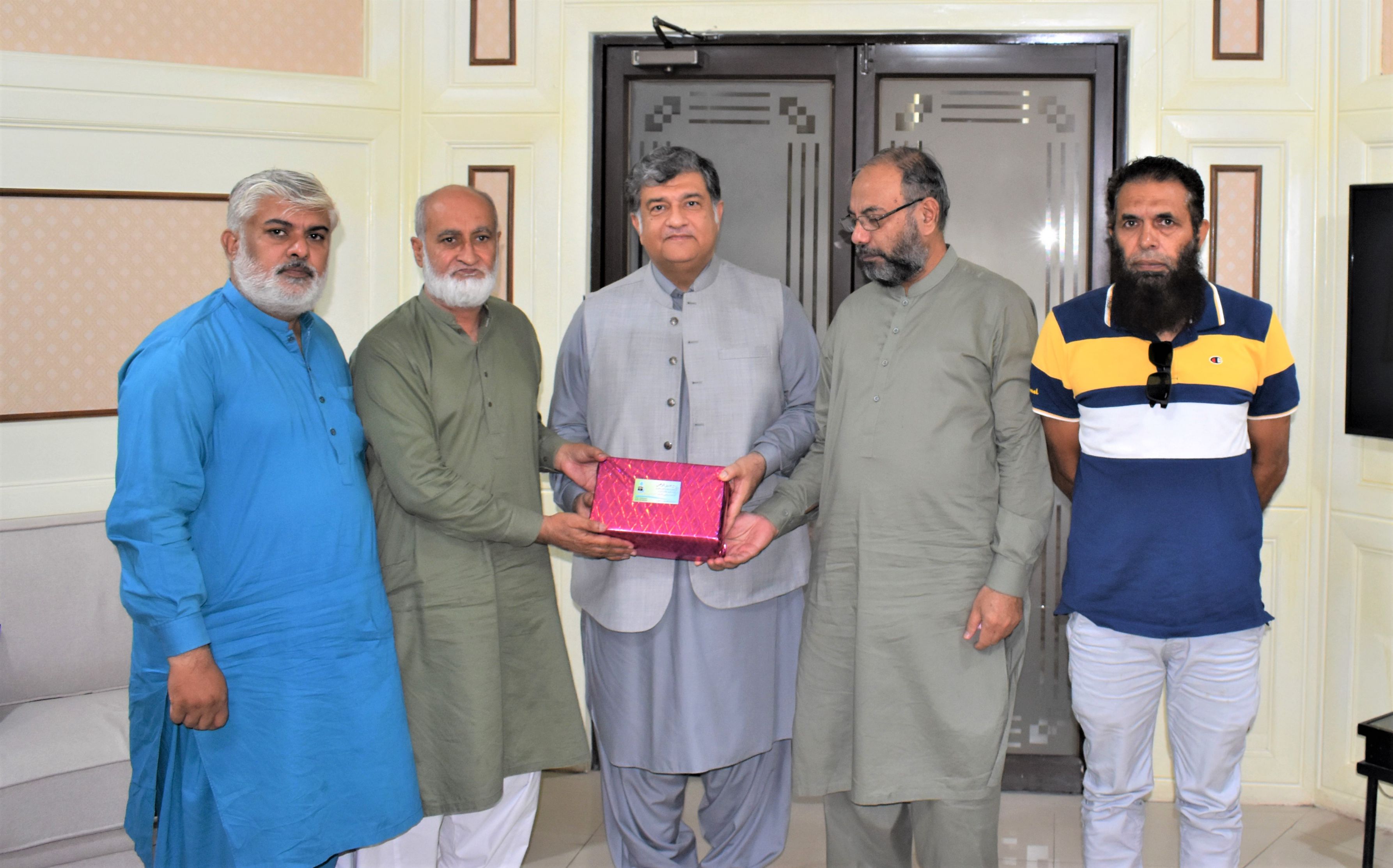 On October 20, 2021, A delegation led by Mr. Mian Mohammed Asif, former Additional IG police, KPK visited Sialkot Chamber of Commerce & Industry and extended heartiest felicitations to President, SCCI on assuming the charge as Office Bearer of SCCI.