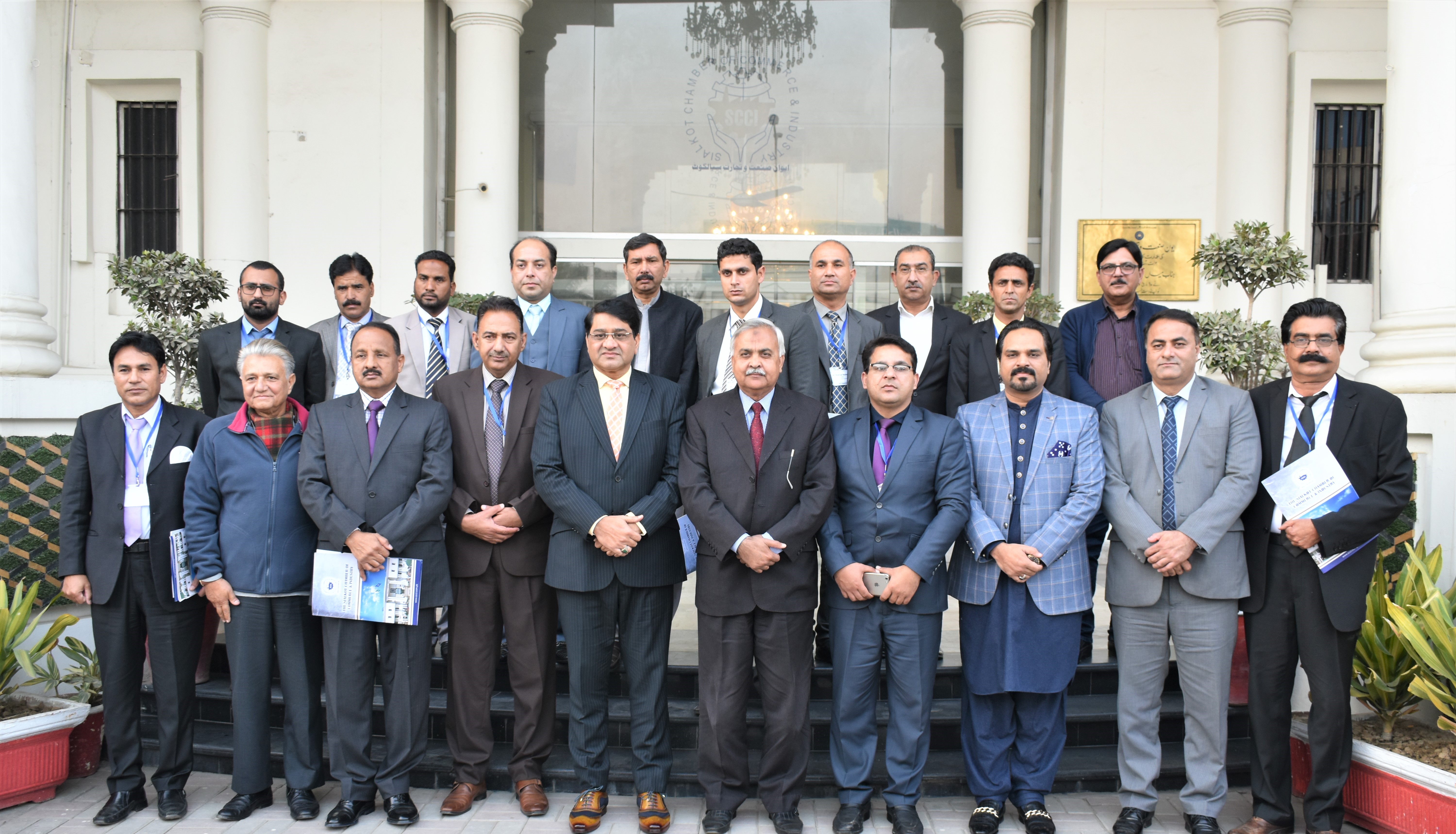 On December 30, 2021, A delegation of Trainee Municipal Officers, LG & RD Department of Azad Jammu Kashmir Government Academy Lalamusa visited Sialkot Chamber of Commerce & Industry for an interactive session with the Business community of Sialkot. During the interactive session with the representatives of various departments of Azad Jammu Kashmir Government Academy Lalamusa, Mr. Rana Nadeem Ahmed, Chairman Departmental Committee on TMA & Excise briefed about the Successfully achieved projects by Sialkot Chamber. Mr. Ayub Khan, Mr. Saleem Akhtar Bhutta and Mr. Muhammad Shehbaz also attended the session.