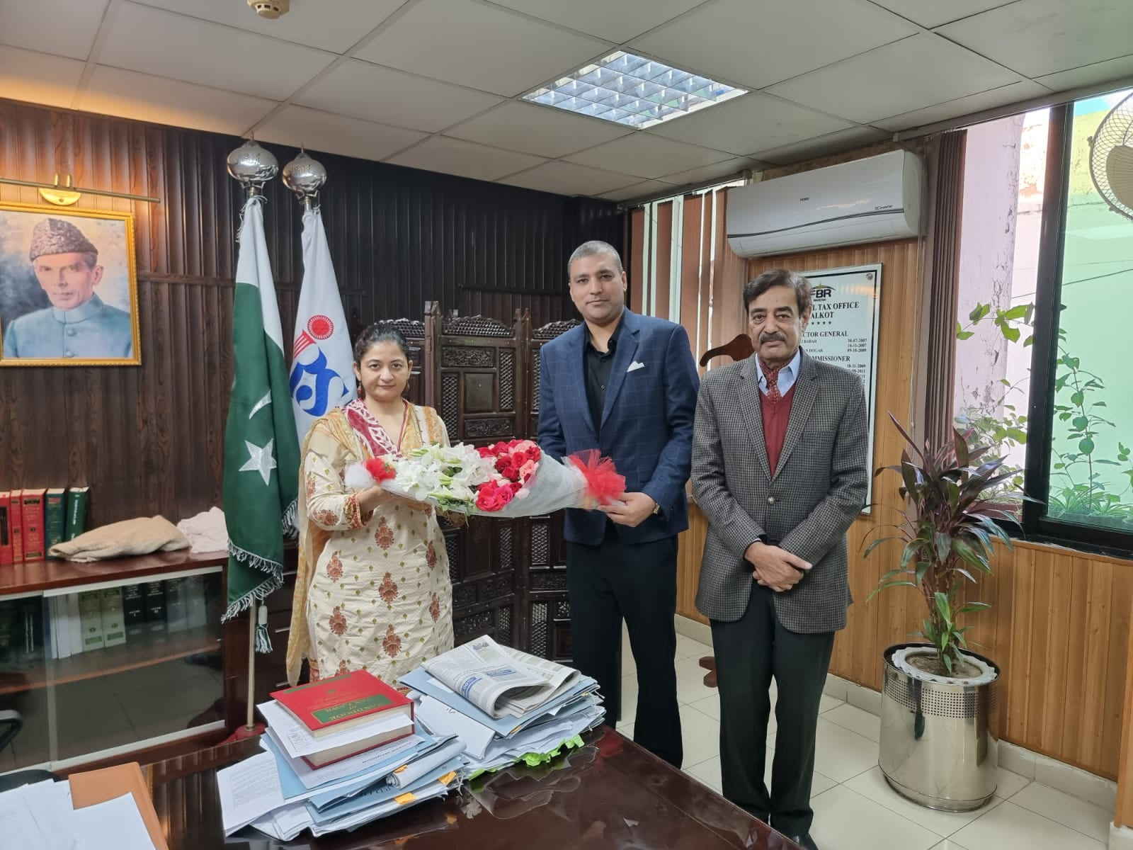 On December 9, 2021, A delegation of Sialkot Chamber of Commerce & Industry led by Senior Vice President,  SCCI along Ch Ahmad Zulfiqar Hayat called on Ms. Sadia Sadaf Gillani, Chief Commissioner-IR,  RTO Sialkot to discuss matters related to Facilitation of members of Sialkot Chamber.