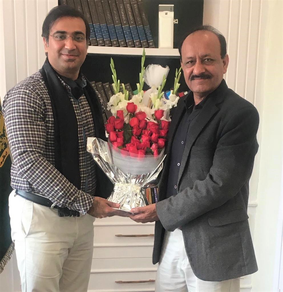 On December 27, 2021 Sheikh Zahid Hameed, Chairman Departmental Committee on Garrison HQ/Cantonment Board Affairs has a courtesy meeting with newly appointed C.E.O Cantonment Board Sialkot, Mr. Arsalan Haider to congratulate him and invite him to visit the Sialkot Chamber of Commerce & Industry for further collaboration.