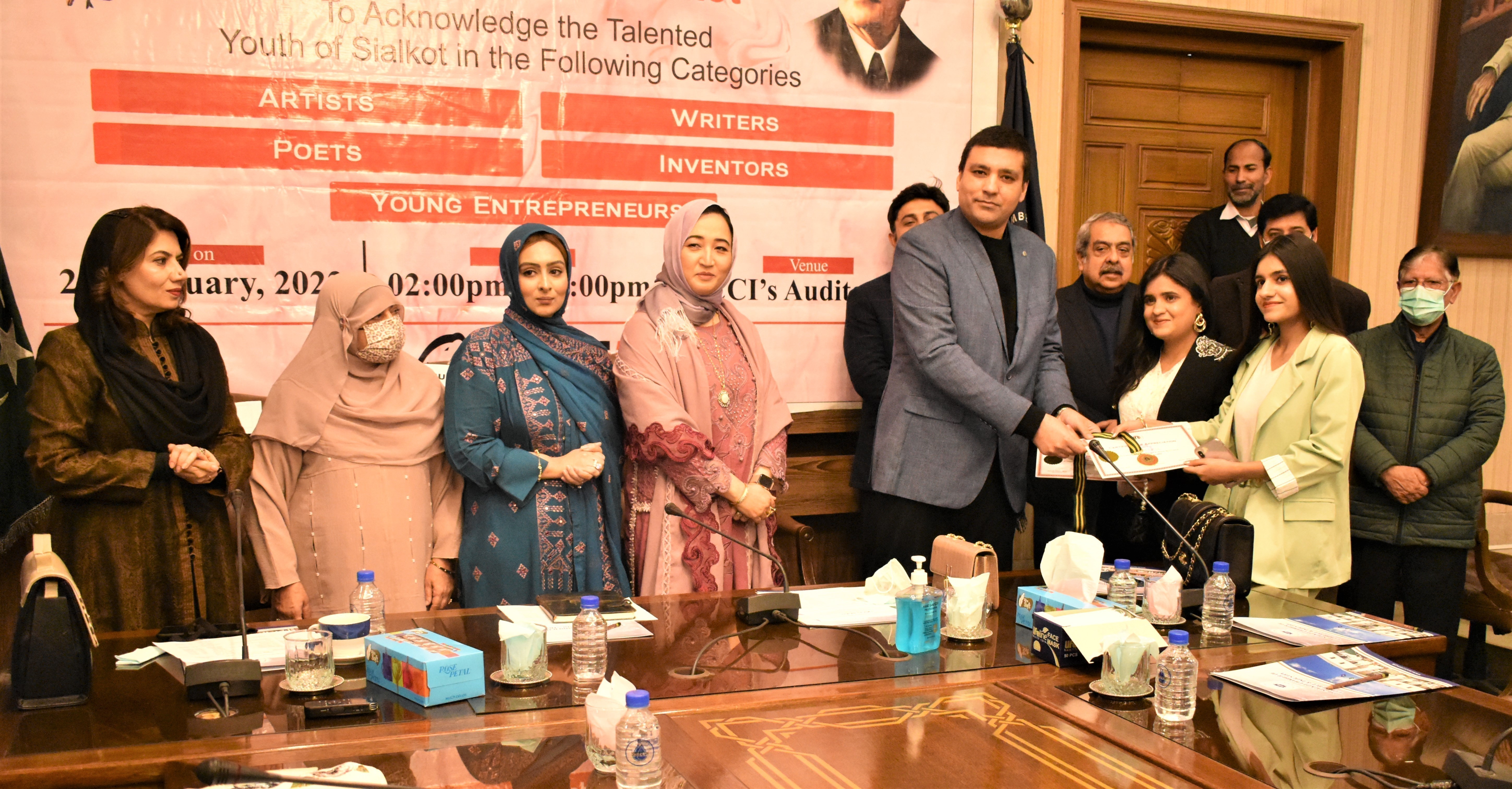 Sheikh Zohaib Raffique Sethi, Senior Vice President, The Sialkot Chamber of Commerce & Industry attended “Iqbal Ke Shaheen Ceremony” Rising star of Sialkot hosted by Women Chamber of Commerce & Industry in order to honor the talented youth of Sialkot on January 24, 2022.