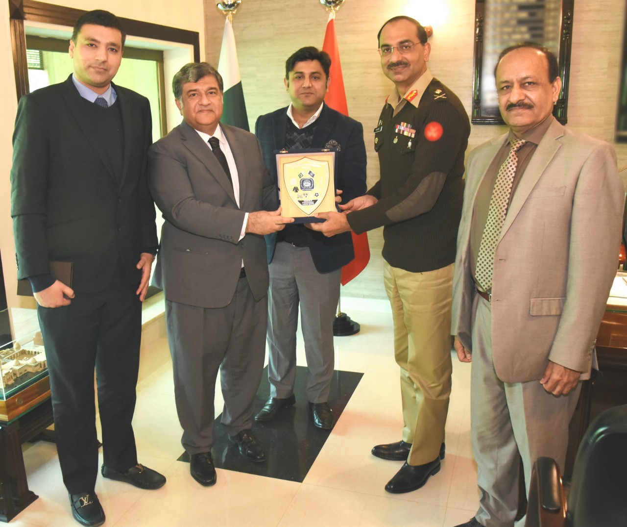 Mian Imran Akbar, President, Sheikh Zohaib Raffique Sethi, Senior Vice President and Mr. Qasim Malik, Vice President, Sialkot Chamber in a meeting with Major General Mr. Naseem Anwar GOC 15-DIV, Sialkot Cantonment.  Mr. Sheikh Zahid Hameed, Chairman SCCI’s Departmental Committee on Garrison HQ/Cantonment Board Affairs also attended the meeting.