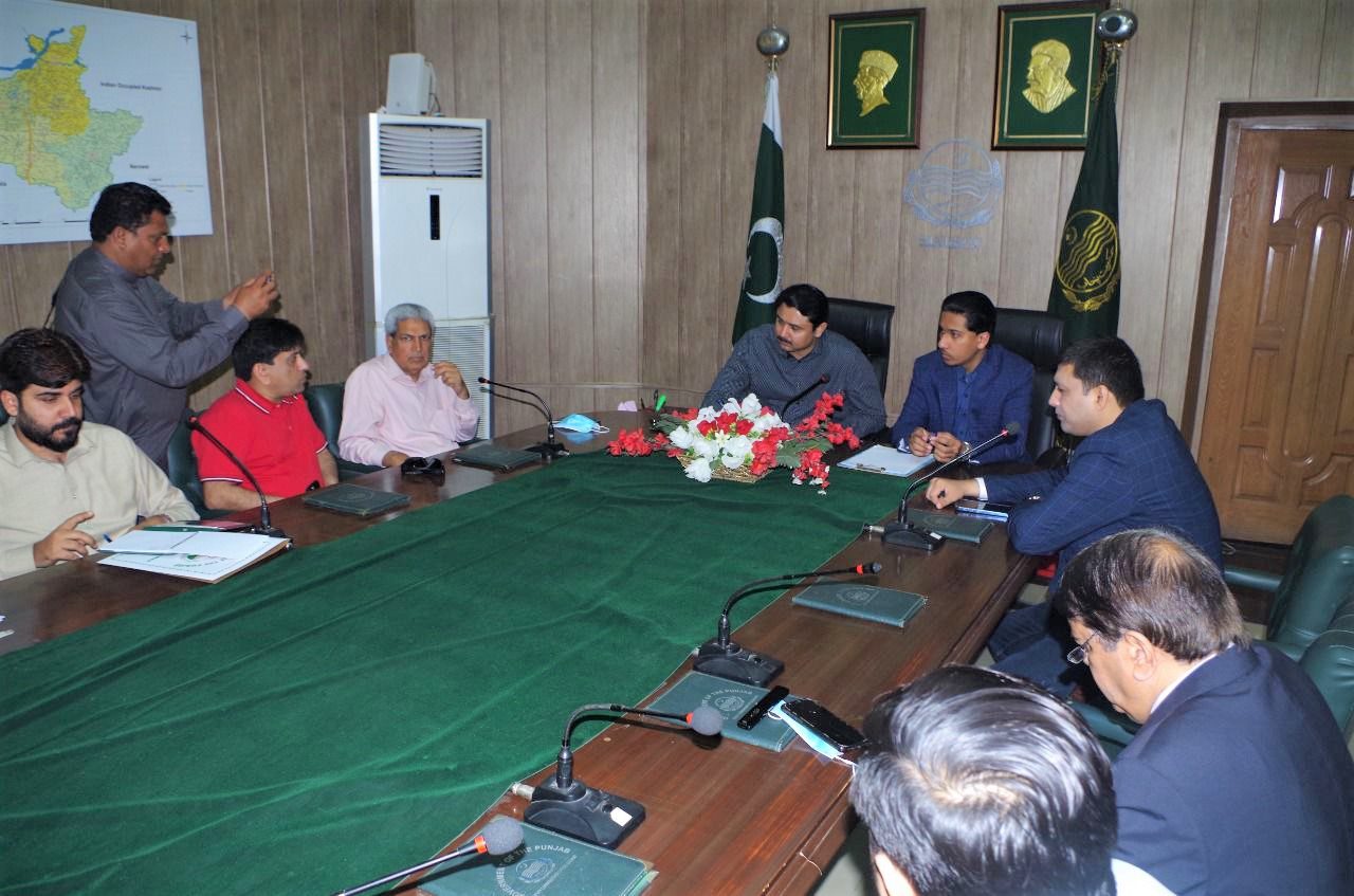 Sheikh Zohaib Rafique Sethi, Senior Vice President, Sialkot Chamber of Commerce & Industry in a meeting with Mr. Imran Qureshi, Deputy Commissioner Sialkot and Mr. Ahsan Saleem Baryar, Special Assistant to CM on Punjab Board of Investment & Trade to discuss the issue of Pasrur Road Sialkot Project on March 16, 2022.