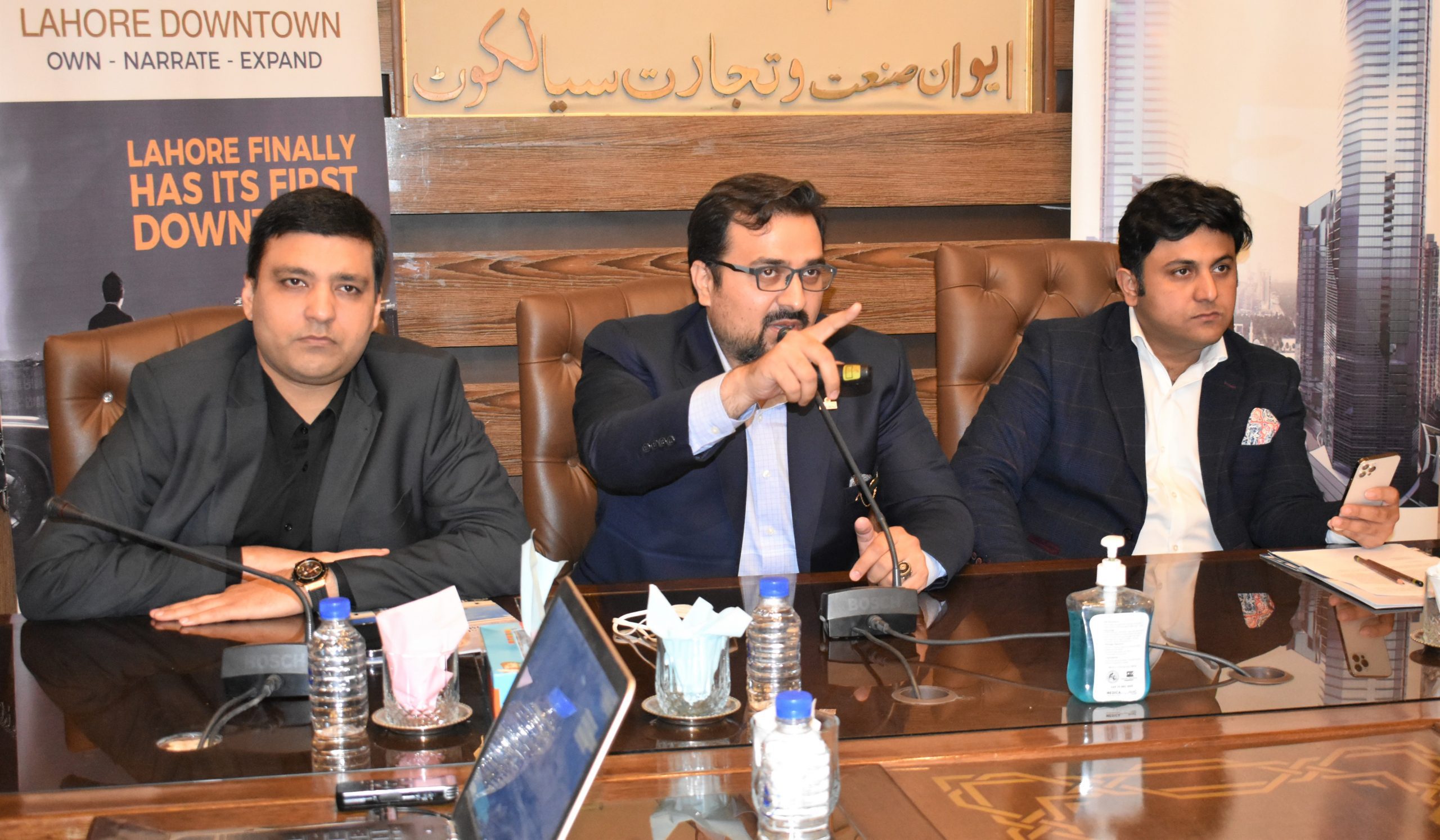 On February 28, 2022, Representatives from Downtown Lahore visited The Sialkot Chamber of Commerce & Industry for a meeting with Sheikh Zohaib Rafique Sethi, Senior Vice President and Mr. Qasim Malik, Vice President Sialkot Chamber to discuss matters of mutual interest.