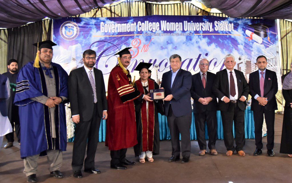 Mian Imran Akbar, President, Sialkot Chamber of Commerce & Industry as Guest of Honor participated in the Convocation Ceremony 2022 hosted by Government College Women University Sialkot on March 28, 2022.