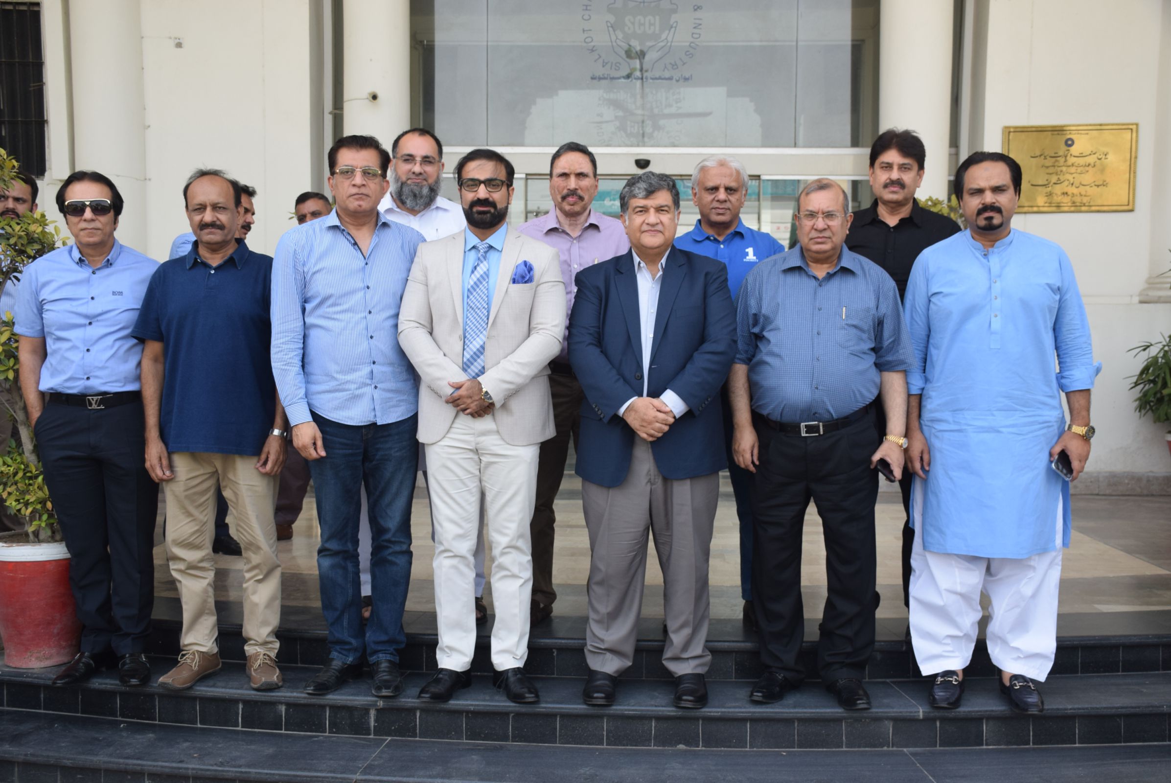 Mr. Arsalan Haider, Cantonment Executive Officer, Sialkot Cantt. visited the Sialkot Chamber of Commerce & Industry for an interactive meeting with the business community of Sialkot on June 14, 2022. Mian Imran Akbar, President SCCI and Sheikh Zohaib Rafique Sethi, Senior Vice President SCCI warmly welcomed the honorable guest along with his team.  President SCCI discussed various matters relating to the Sialkot Cantt. Members discussed the issues faced by the Cantonment Residents for the necessary solutions and quick action. Sheikh Zahid Hameed and Dr. Khuram Anwar Khawaja and Executive Committee Members also attended the meeting.