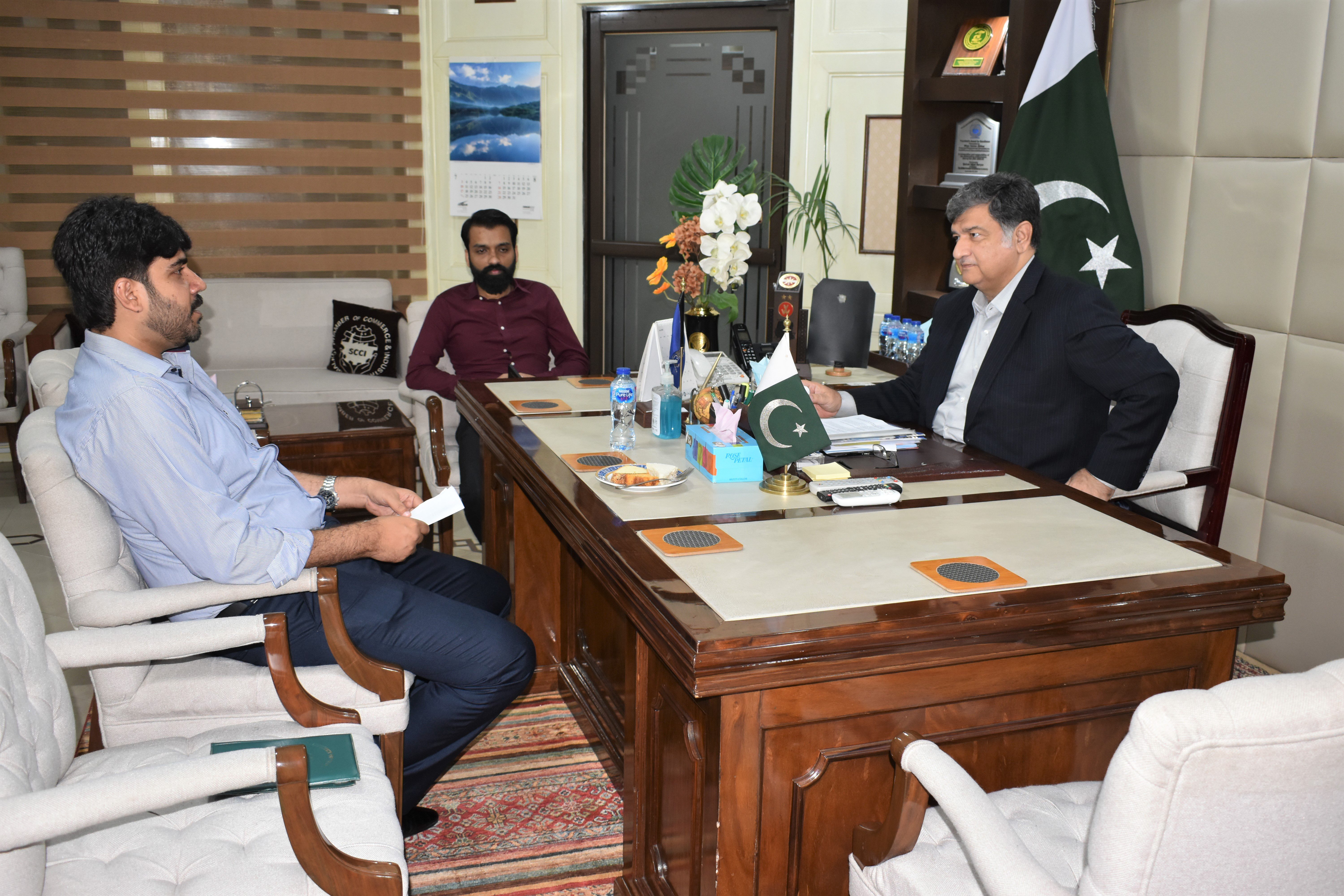 Mr. Nauman, XEN Highway called on Mian Imran Akbar, President Sialkot Chamber of Commerce & Industry on July 18, 2022.   During the meeting, Mr. Nauman briefed the President SCCI on the ongoing infrastructure projects in Sialkot.