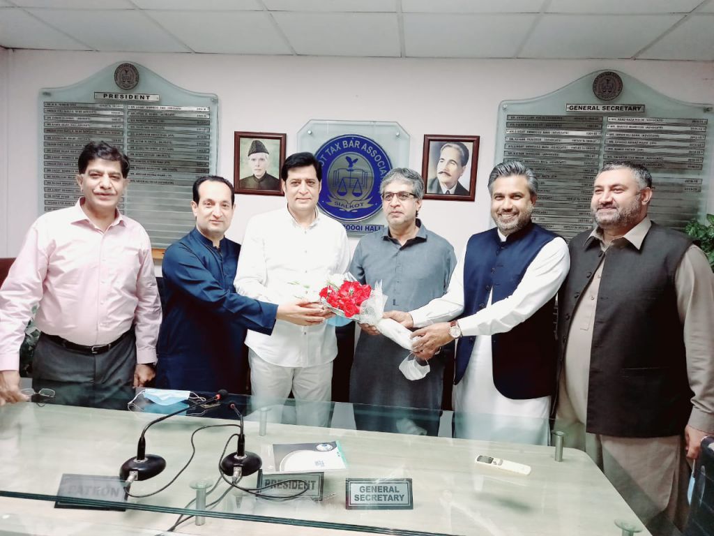 On April 26, 2021, Mr. Qaisar Iqbal Baryar, President SCCI, Mr. Fazal Jilani, Chairman, and Mian Amin Ahsan, CEO, AIRSIAL presented souvenir to Mr. Shakil Ahmed Khan for being elected as President of the Sialkot Tax Bar Association for the year 2021-22. President Sialkot Chamber also extended his best wishes and heartiest felicitations to Senior Vice President and Vice President Sialkot Tax Bar Association. On April 26, 2021, Mr. Qaisar Iqbal Baryar, President SCCI, Mr. Fazal Jilani, Chairman, and Mian Amin Ahsan, CEO, AIRSIAL presented souvenir to Mr. Shakil Ahmed Khan for being elected as President of the Sialkot Tax Bar Association for the year 2021-22. President Sialkot Chamber also extended his best wishes and heartiest felicitations to Senior Vice President and Vice President Sialkot Tax Bar Association.