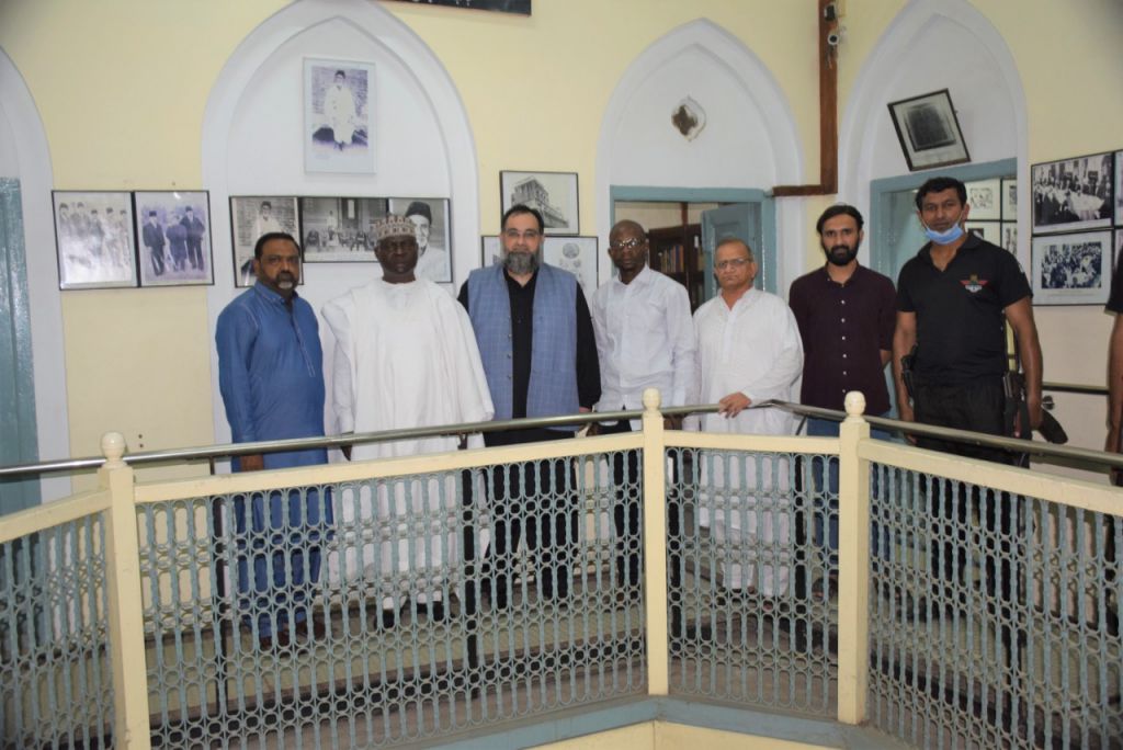 On August 09, 2021, Mr. Khuram Aslam, Senior Vice President, Sialkot Chamber of Commerce & Industry and H.E. Mohammad Bello Abioye, High Commissioner of Republic of Nigeria to Pakistan paid a visit to Iqbal Manzil the Birthplace of National poet and philosopher Dr.  Allama Muhammad Iqbal located in the heart of Sialkot City.