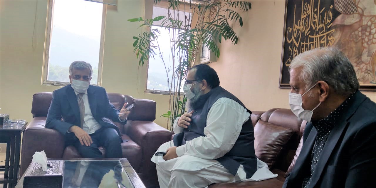 On September 07, 2021, A Delegation of Sialkot Chamber of Commerce & Industry led by Mr. Khuram Aslam, Senior Vice President and Mr. Ansar Aziz Puri, Vice President accompanied by Mr. Mohammad Sarwar and Mr. Mohammad Bilal Dar, SCCI Executive Committee Members had meeting with Mr. Muhammad Sualeh Ahmad Faruqui, Secretary Commerce at his office at Ministry of Commerce Islamabad and discussed various issues related to Industry of Sialkot. On September 07, 2021, A Delegation of Sialkot Chamber of Commerce & Industry led by Mr. Khuram Aslam, Senior Vice President and Mr. Ansar Aziz Puri, Vice President accompanied by Mr. Mohammad Sarwar and Mr. Mohammad Bilal Dar, SCCI Executive Committee Members had meeting with Mr. Muhammad Sualeh Ahmad Faruqui, Secretary Commerce at his office at Ministry of Commerce Islamabad and discussed various issues related to Industry of Sialkot.