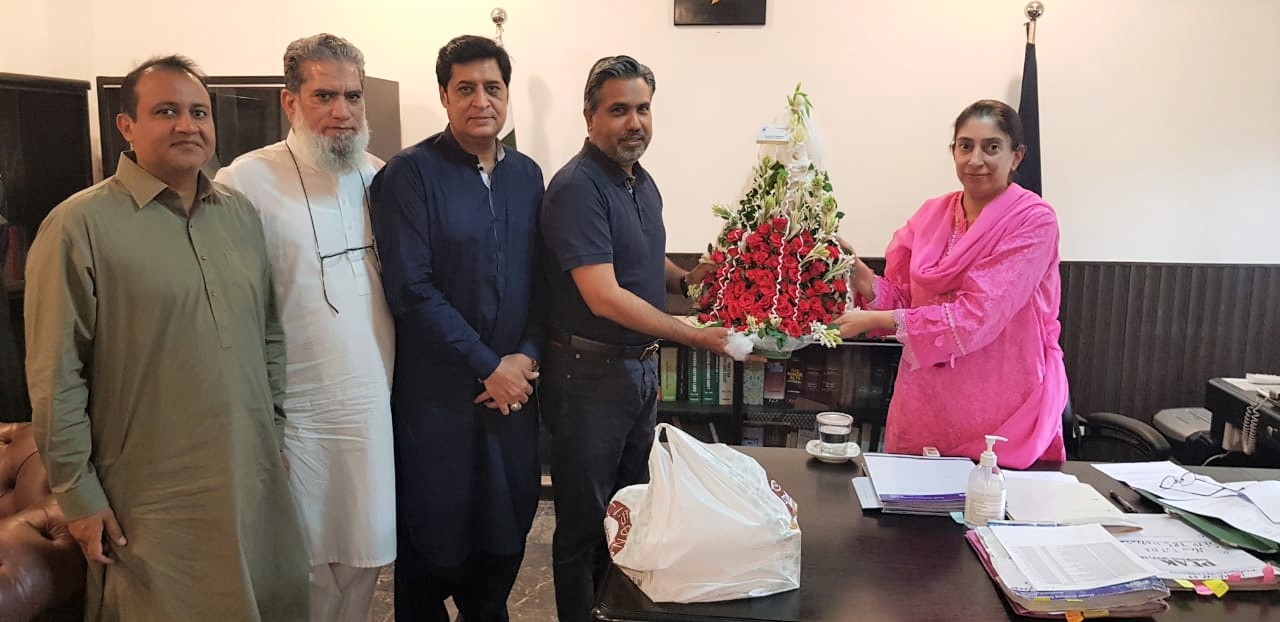 Mr. Qaisar Iqbal Baryar called on Ms. Ambreen Ahmad Tarar, Collector Customs Sialkot on August 31, 2021. The President welcomed Ms. Ahmad to the city of Sialkot. On the occasion, Mr. Qaisar Iqbal Baryar mentioned that Sialkot Chamber of Commerce & Industry and MCC Sialkot had always enjoyed most cordial working relations aimed at facilitating export sector of the city. Mr. Qaisar Iqbal Baryar called on Ms. Ambreen Ahmad Tarar, Collector Customs Sialkot on August 31, 2021. The President welcomed Ms. Ahmad to the city of Sialkot. On the occasion, Mr. Qaisar Iqbal Baryar mentioned that Sialkot Chamber of Commerce & Industry and MCC Sialkot had always enjoyed most cordial working relations aimed at facilitating export sector of the city.