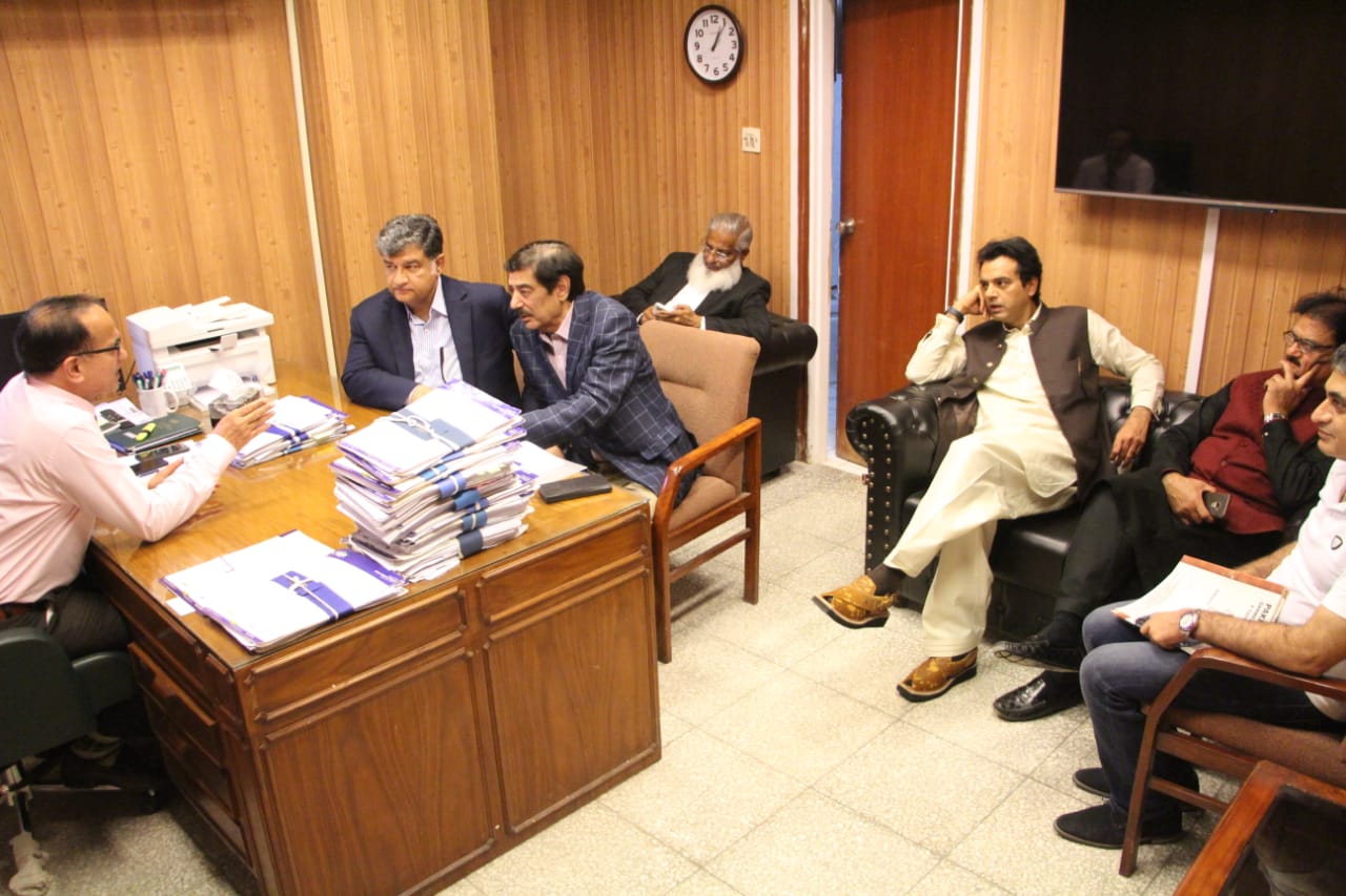 Mian Imran Akbar, President Sialkot Chamber of Commerce & Industry along with Mr. Usman Dar,  Special Adviser to the Prime Minister on Youth Affairs and Mr. Ahmed Zulfiqar Hayat, Chairman SCCI Committee on FBR called on Mr. Anwar Chaudhry, Chief Operations Sales Tax on March 16, 2022 to discuss the issue of 5% Withholding Tax on Companies.