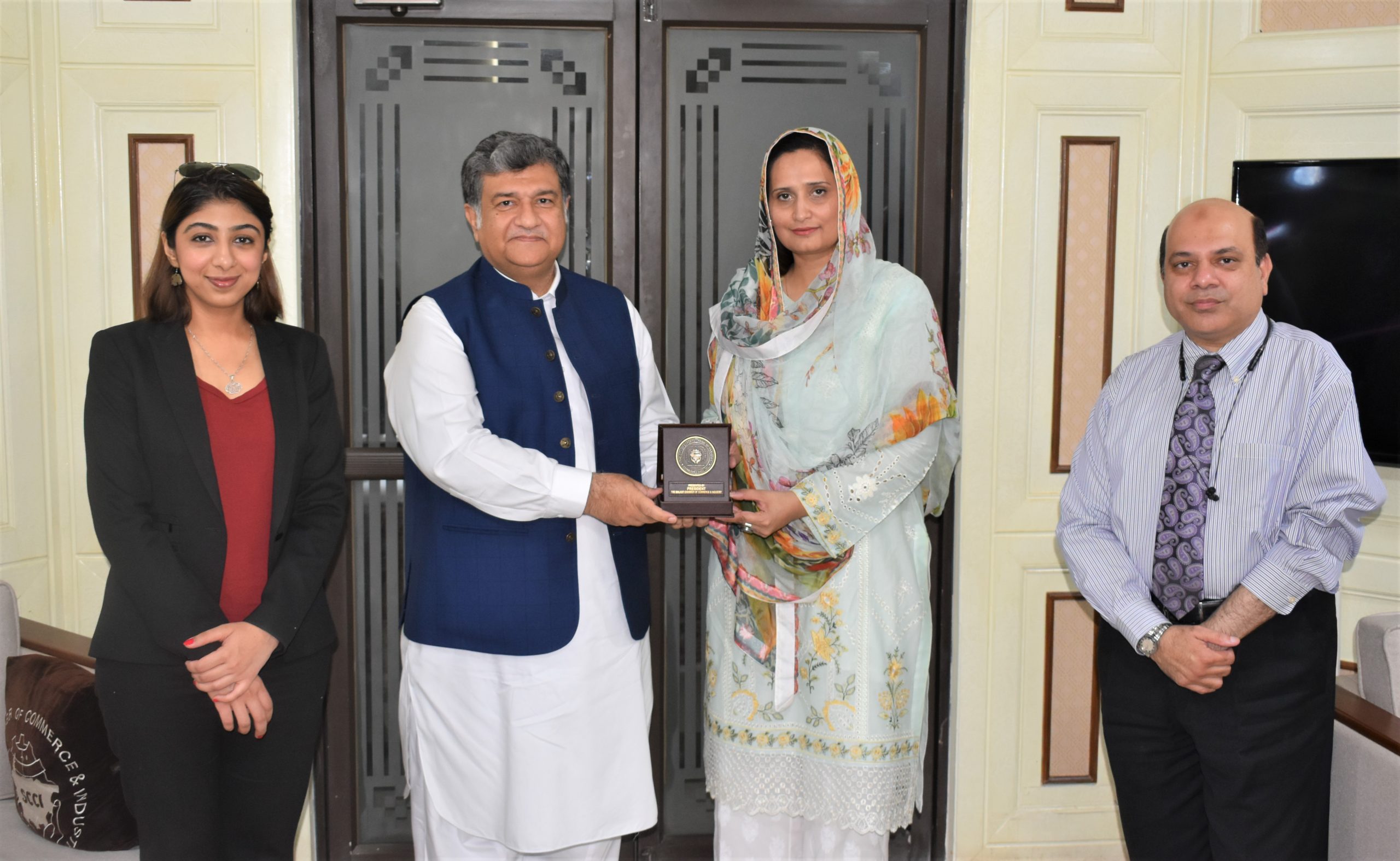 A team of National University of Sciences & Technology (NUST) in leadership of Ms. Maria Qadri, Director, NUST Advancement Office visited the Sialkot Chamber of Commerce & Industry on May 13, 2022.  Mian Imran Akbar, President Sialkot Chamber and Sheikh Zohaib Rafique Sethi, Senior Vice President SCCI discussed various avenues of collaboration making way in strengthening the industry-Academia Linkages. Wherein, “call for partnership” outreach program by NUST for Sialkot was also discussed.
